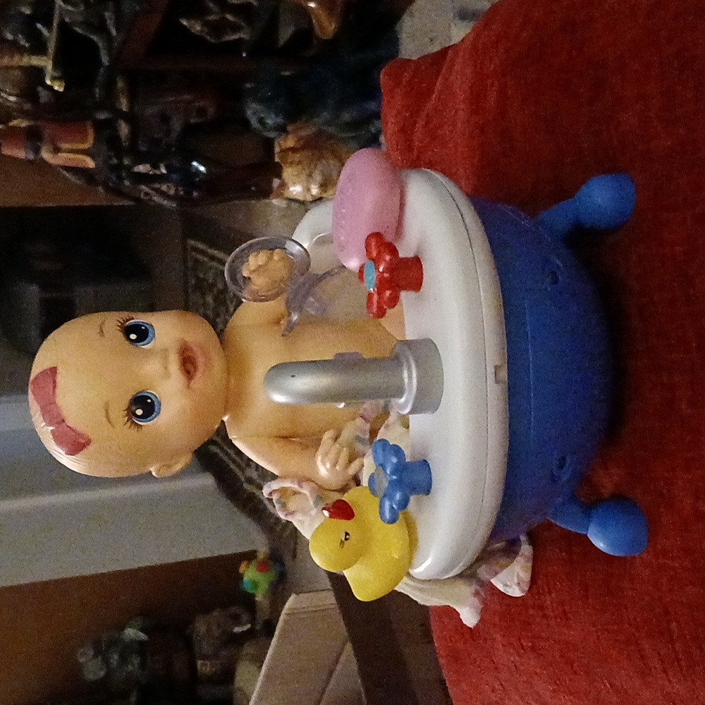 Cocomelon Musical Bathtub with Drink/Wet Doll